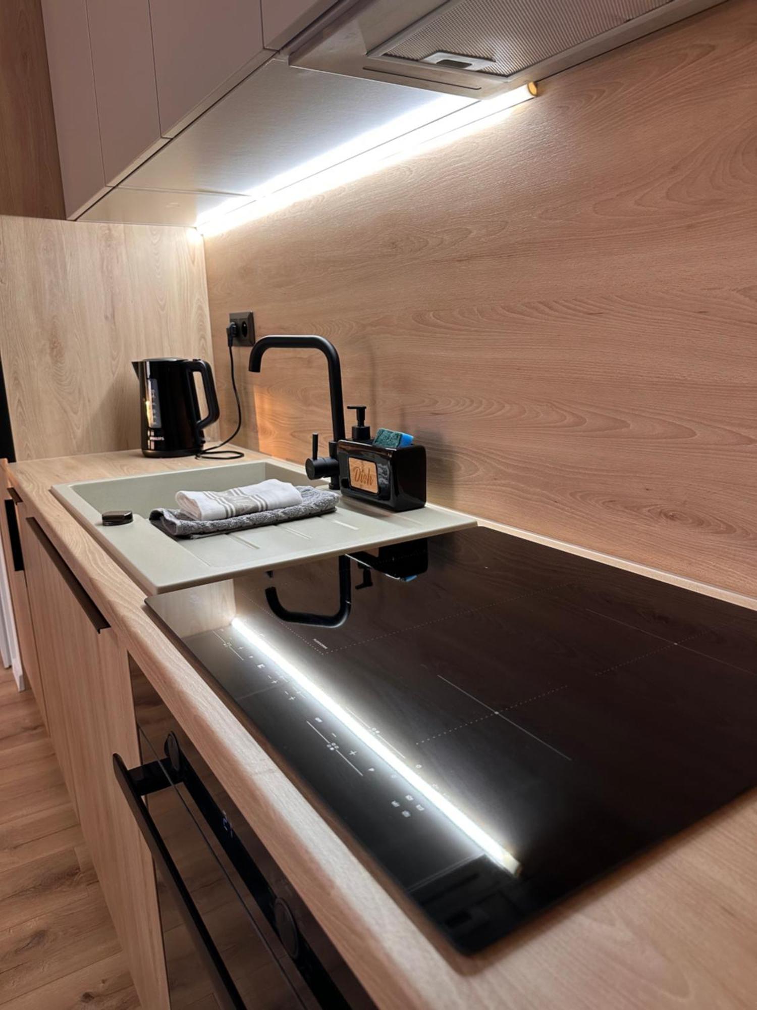 Trendy Apartment Тренчин Экстерьер фото